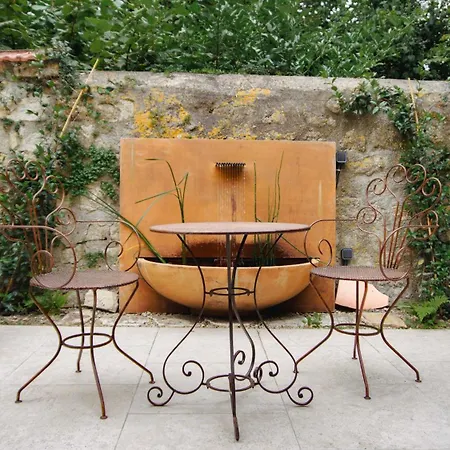 Le Clos De * LʼIsle-Adam